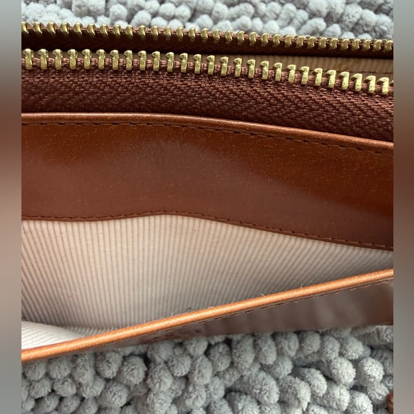 Margot New York Gabby single zip around wristlet, EUC, front slip,goldtone pull - Picture 8 of 13